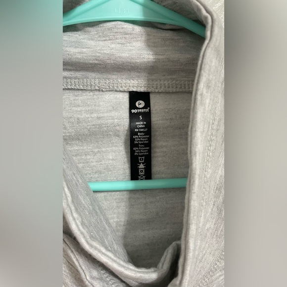 90 Degree by Reflex Crewneck - Picture 2 of 4